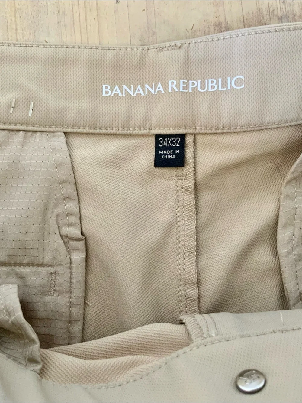Banana Republic Light Tan Men's Golf, Travel Pants 34/32